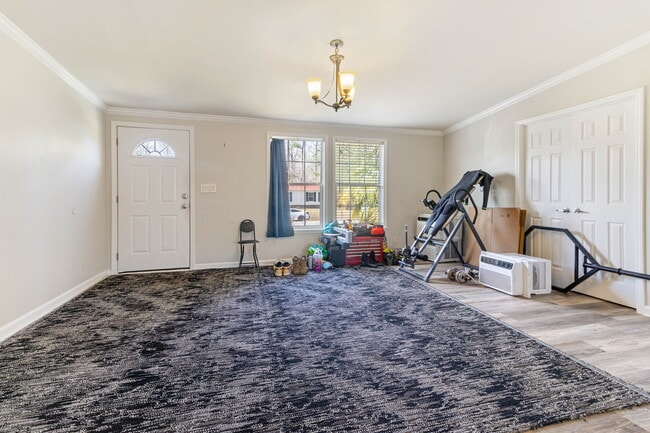 Building Photo - 214 Shipman's Pike