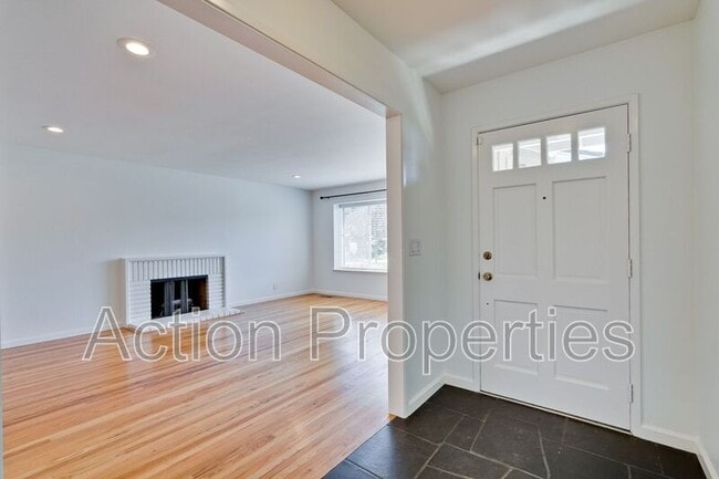 Building Photo - 350 Chesley Ave