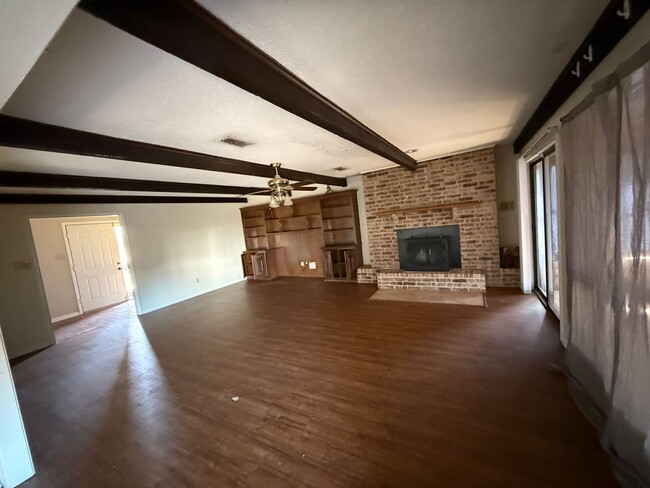 Building Photo - 4 Bedroom Home in Longview ISD