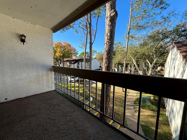 Building Photo - 12100 Melville Dr