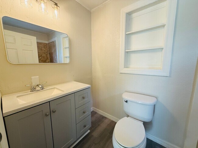Building Photo - remodeled home in St. Pete