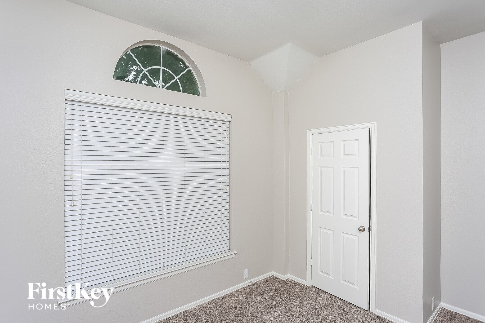 Building Photo - 2852 Maple Creek Dr