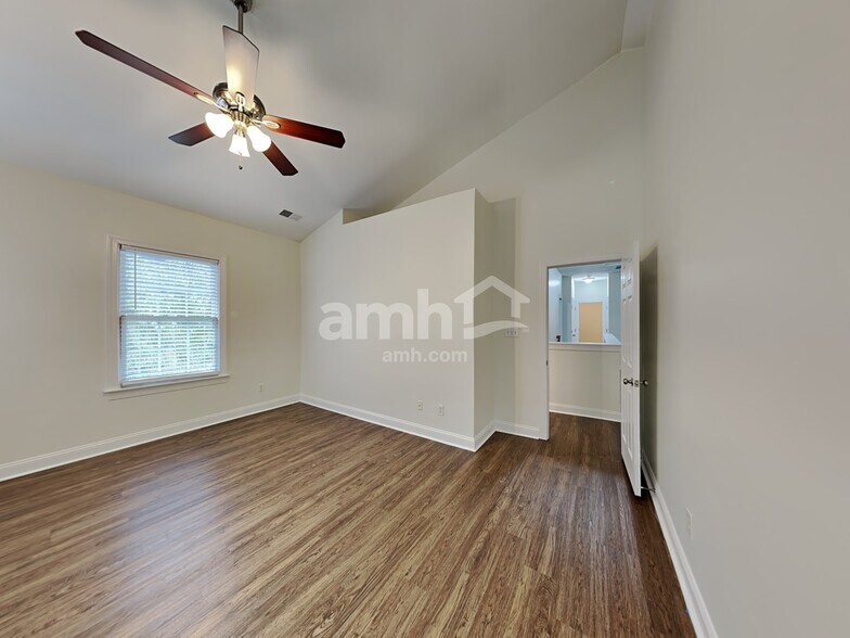 Building Photo - 7809 Hollow Oaks Ln