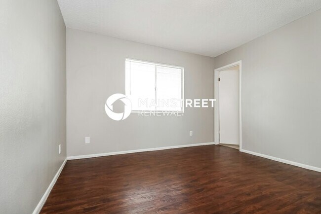 Building Photo - 3 Bedroom Pet-Friendly Home in Glendale, AZ with Main Street Renewal