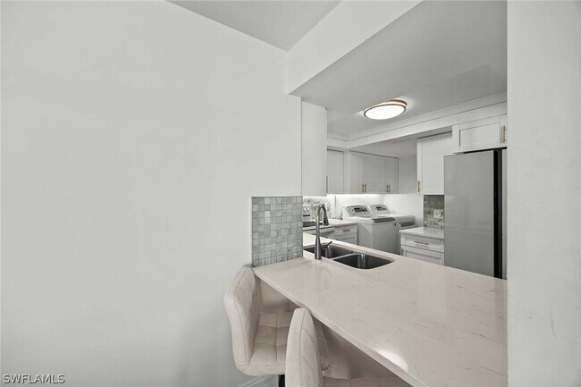 Building Photo - 3625 Boca Ciega Dr