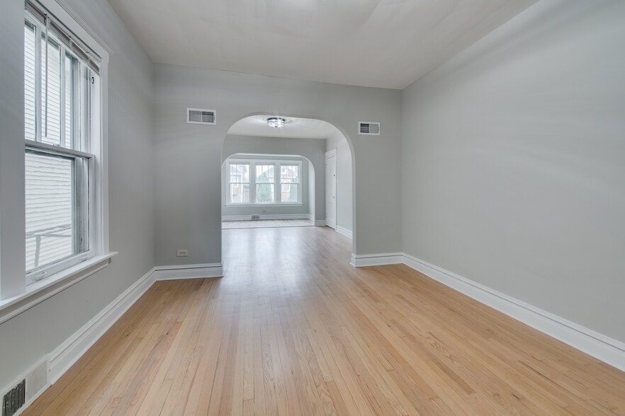 Building Photo - 6228 W Berenice Ave