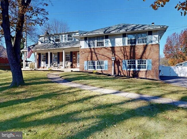 Building Photo - 213 Wayne Dr
