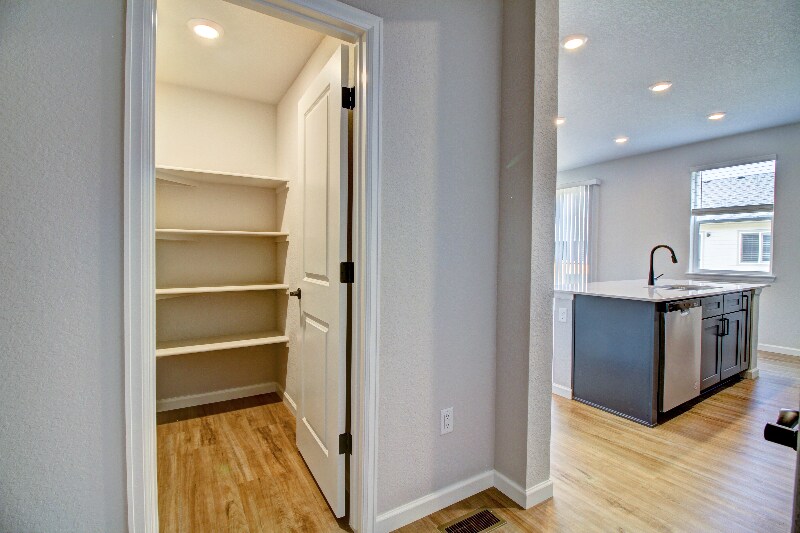 Building Photo - 1444 Brookfield Pl