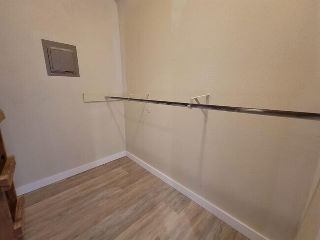 Building Photo - 104 W 35th St