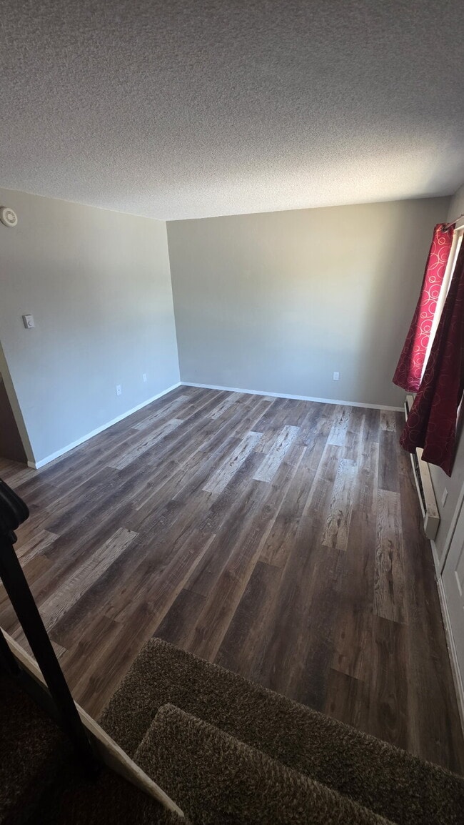 Building Photo - 2 Bed- 1 Bath on Darby West Side