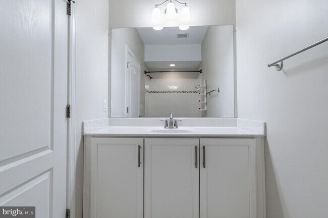 Building Photo - 612 Marina Landing Ln