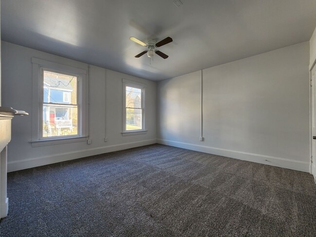 Building Photo - 1571 Tremont St