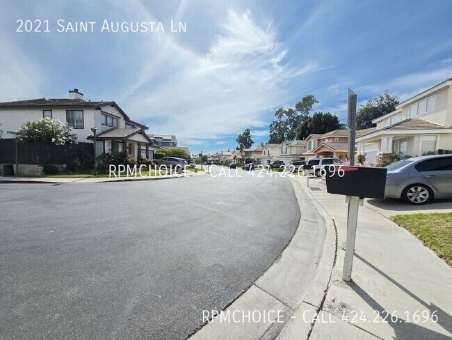 Building Photo - 2021 St Augusta Ln