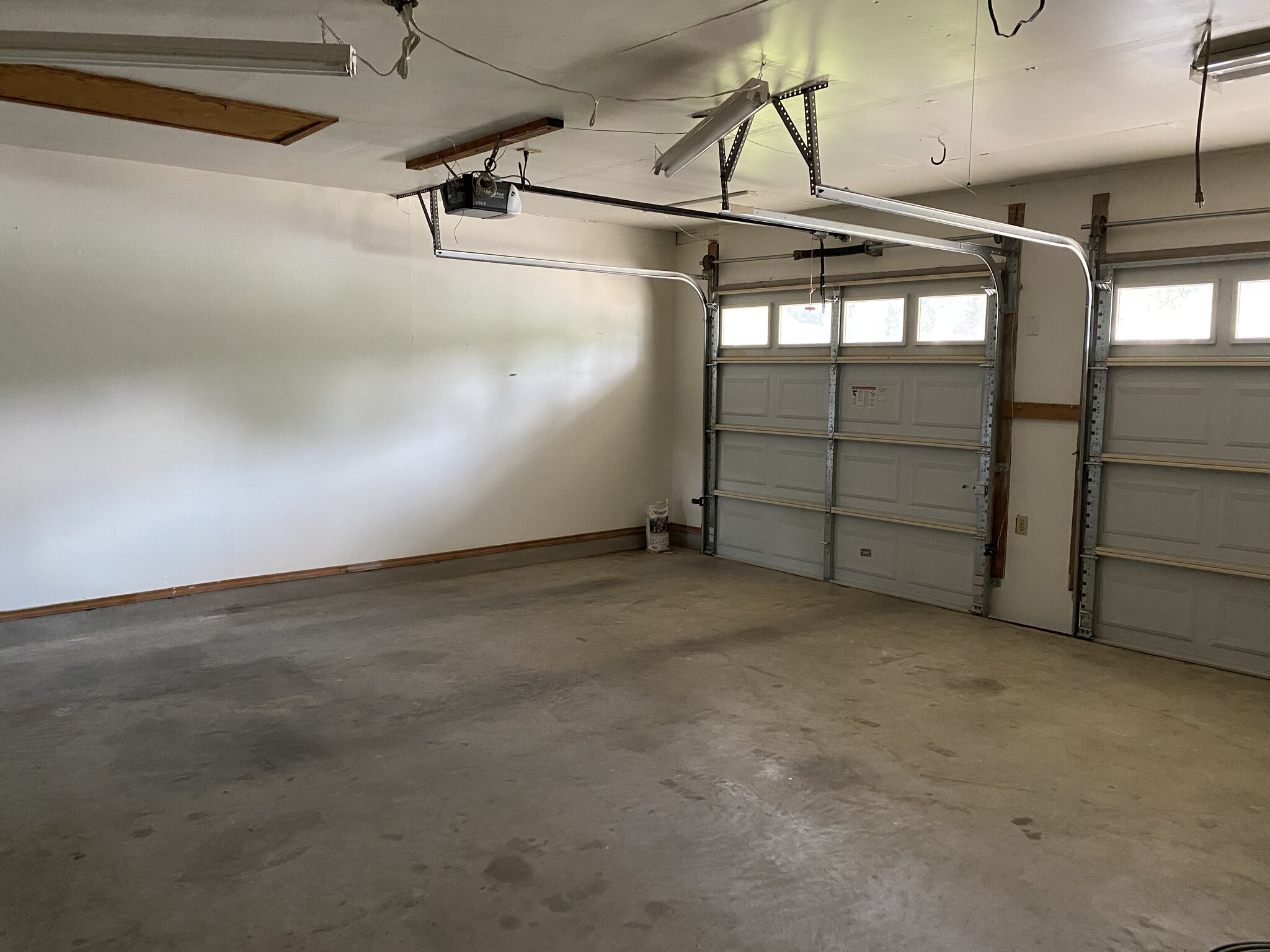 Garage - 9012 Frostwood Trail