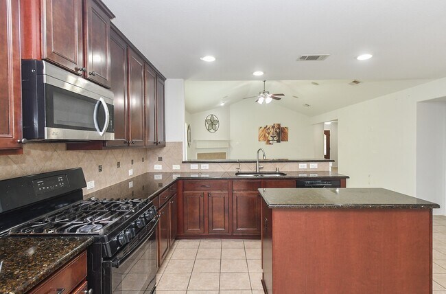Building Photo - 18302 Mable Pond Ln