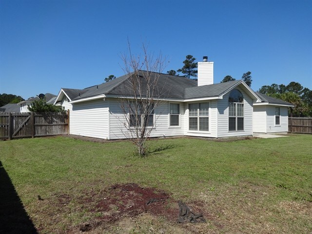 Building Photo - 15 Golden Grove Ln