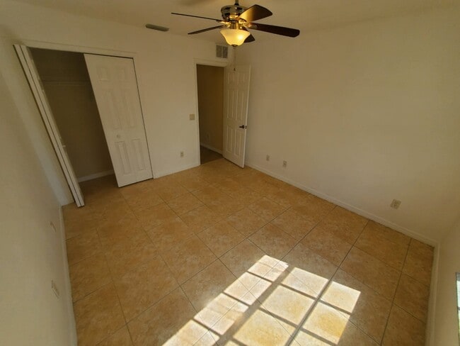 Building Photo - 1049 SW Ingrassina Ave