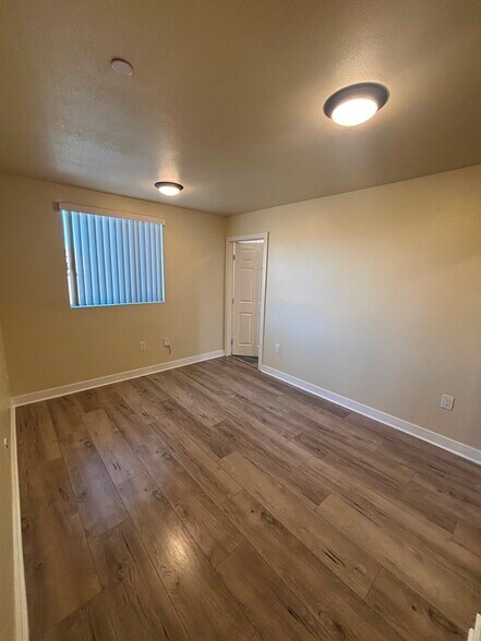 Building Photo - 457 E 30th St