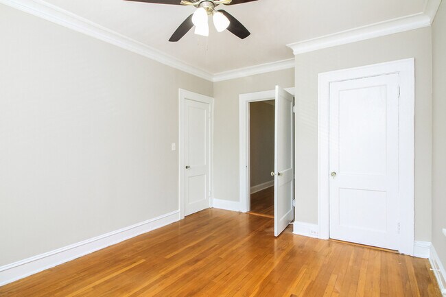 Building Photo - 305 E Ponce de Leon Ave
