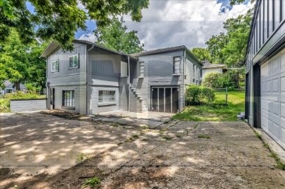 Building Photo - 9901 E Linwood Blvd