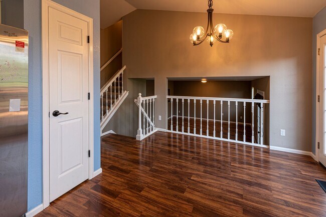 Building Photo - Wonderful 4-bed, 3-bath home adjacent to walking paths and parks