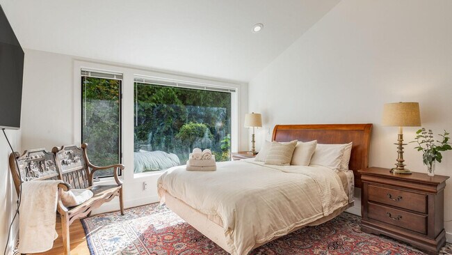 Building Photo - 13006 NE 149th St