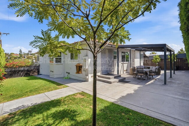 Building Photo - 3266 Goldfinch St