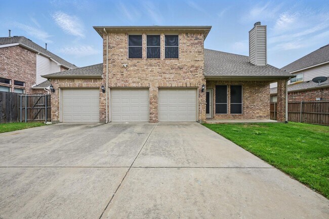 Building Photo - Stunning 4-Bedroom, 3-Bath, 3 Car Garage H...