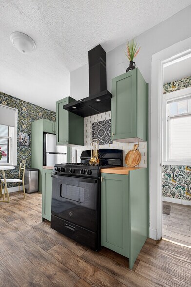 Building Photo - 256 Union Ave SE