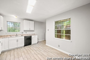 Building Photo - 5030 Vlg Crst Dr