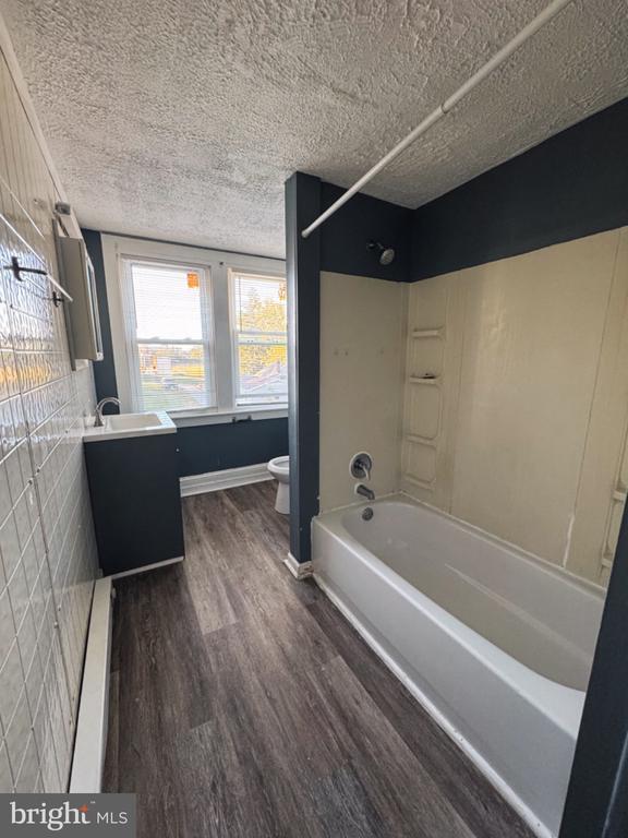 Building Photo - 13 E Water St