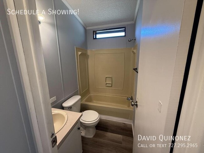 Building Photo - 5609 Lesteele-