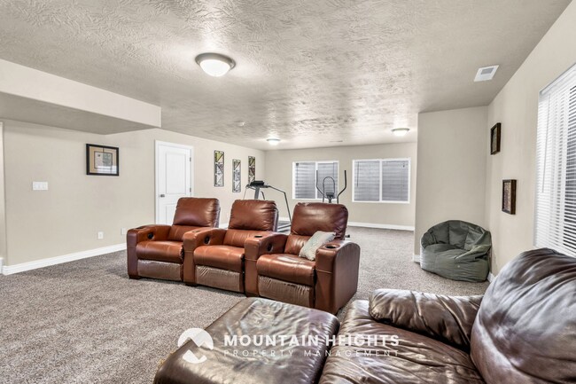 Building Photo - 14638 S Quiet Glen Dr