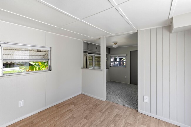 Building Photo - Bright & Newly Renovated 1-Bedroom Rental