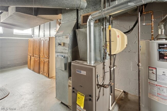 Building Photo - 9504 S Highland Ave