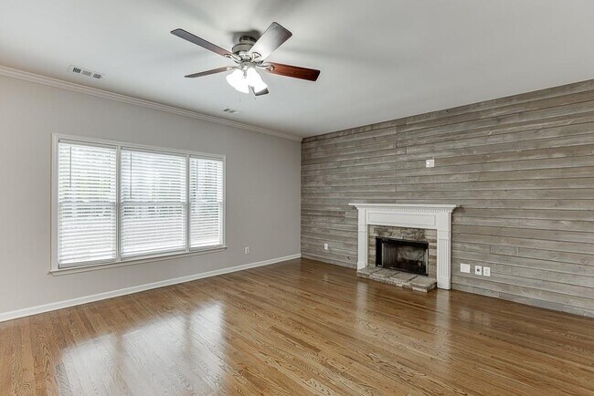 Building Photo - 1795 Lake Heights Cir