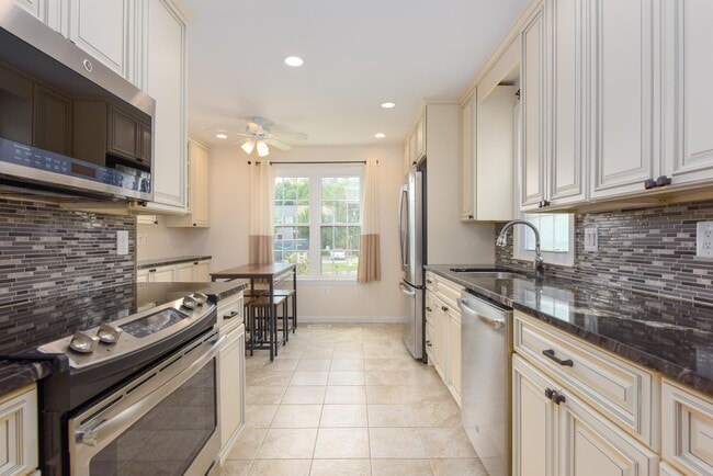 Building Photo - 2901 Marsala Ct