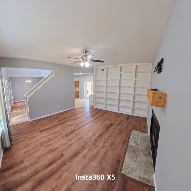 Building Photo - 1209 Montclair Dr