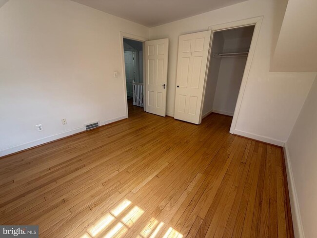 Building Photo - 2115 N Potomac St