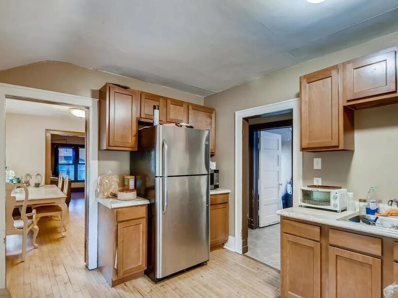 Kitchen - 560 Stryker ave