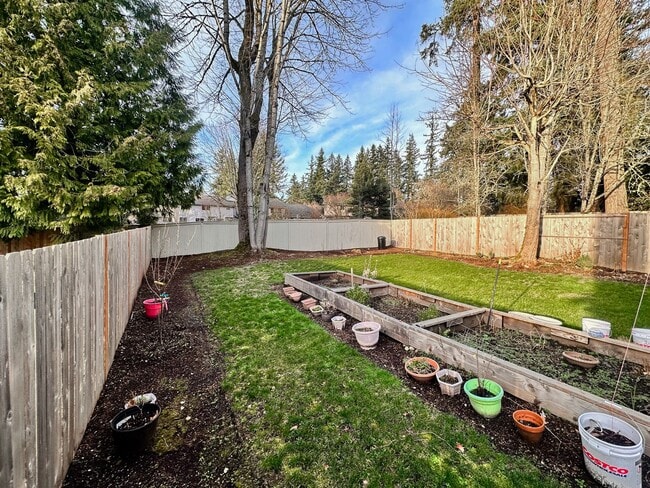 Building Photo - Charming 3 Bedroom Home in Klahanie | Issaquah Schools