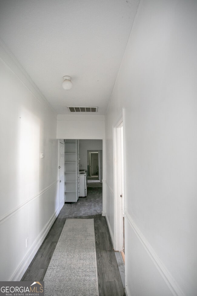 Building Photo - 402 Boulevard St