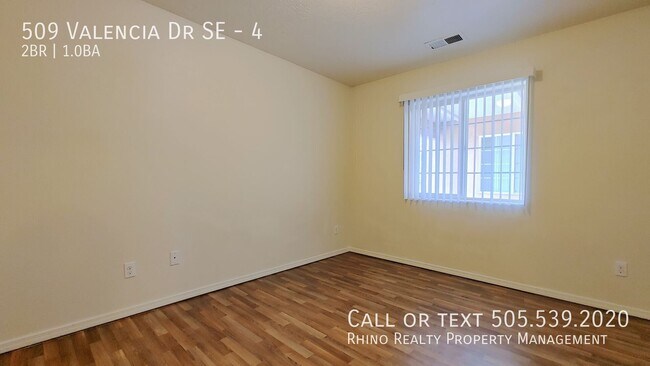Building Photo - 509 Valencia Dr SE