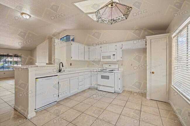 Building Photo - 3524 Hallsboro Ct