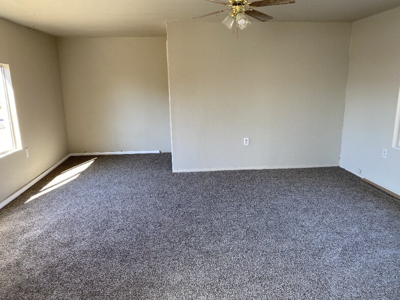 Building Photo - 3871 W Mars St