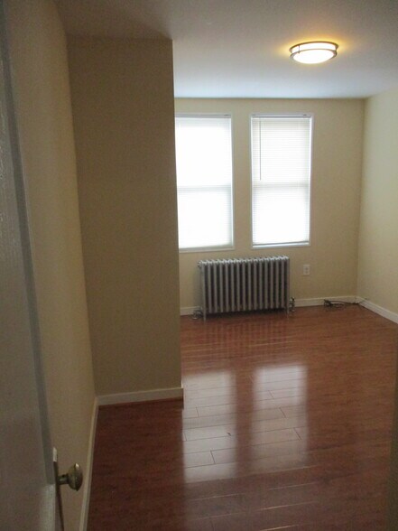 Building Photo - 4153 Stirling St