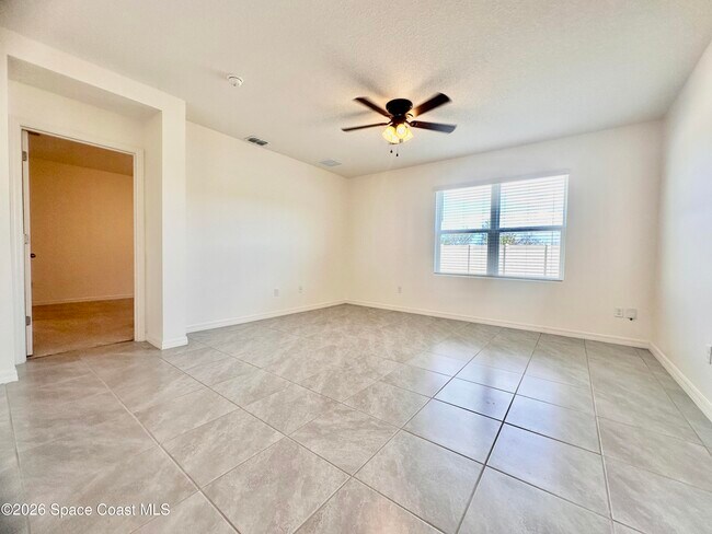 Building Photo - 919 Trinity St