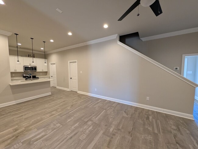 Building Photo - Legacy Pointe 3/3 Charmer