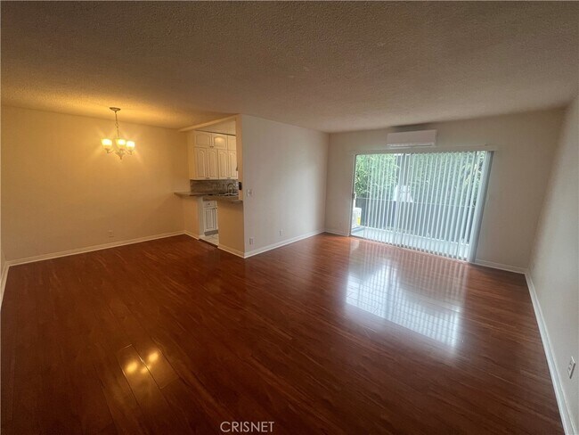 Primary Photo - 612 Hayworth Ave