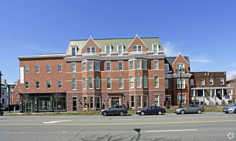 Building Photo - 706 North